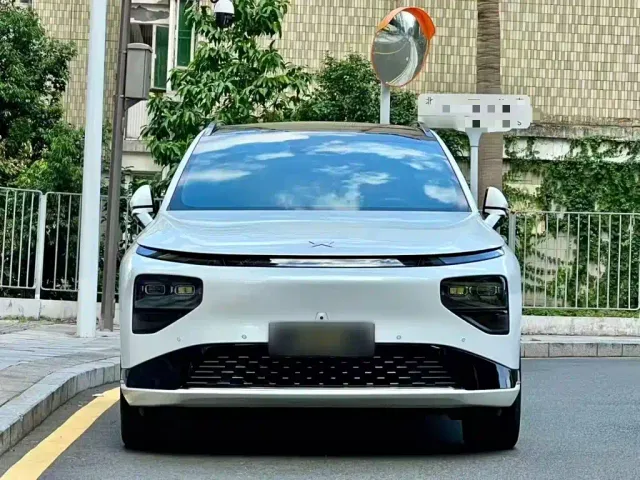 Xpeng G9 — Фото автомобиля 2