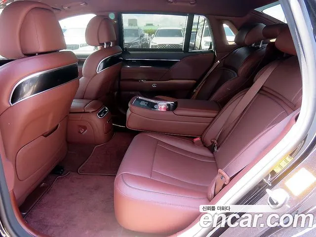 Genesis G90 Бензин 3.5 турбо AWD — Фото автомобиля 8