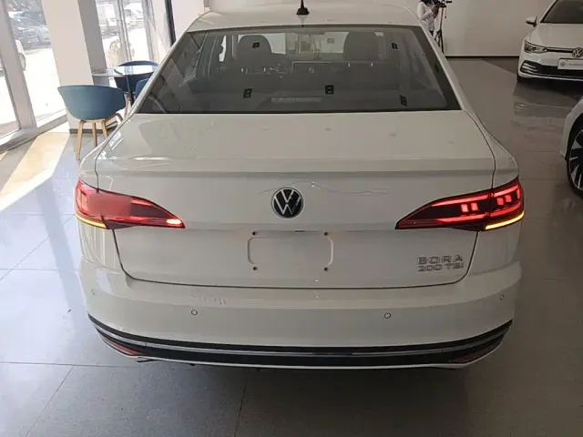 Volkswagen Bora — Фото автомобиля 5