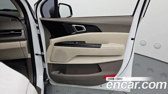 Kia Canival Carnival 4 поколение Бензин 9 мест Prestige — Фото автомобиля 24