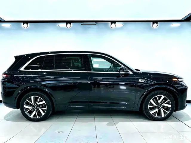 Li Auto L7 — Фото автомобиля 6