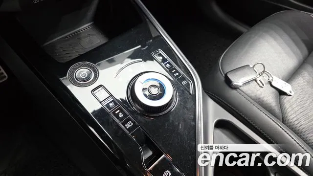 Kia Niro — Фото автомобиля 9