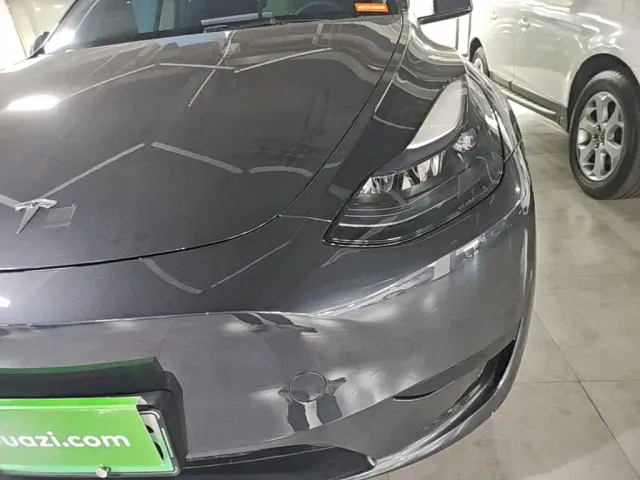 Tesla Model Y — Фото автомобиля 23