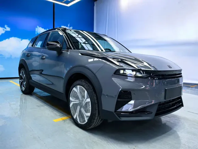 Lynk & Co 06 — Фото автомобиля 3