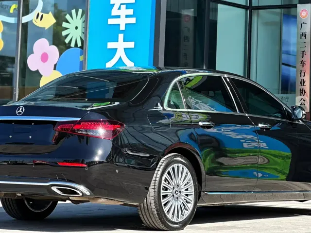 Mercedes-Benz E-Class — Фото автомобиля 9