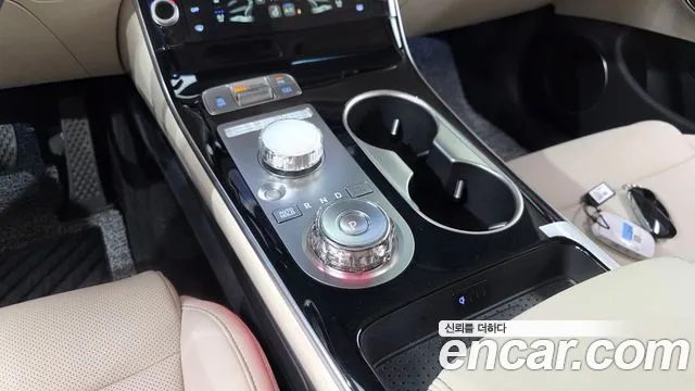 Genesis GV70 — Фото автомобиля 12