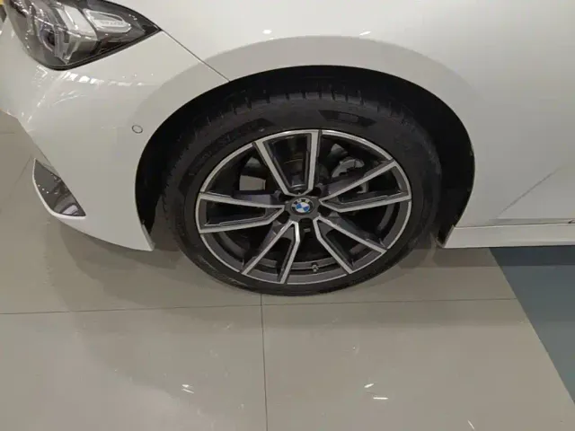 BMW 3 Series — Фото автомобиля 22