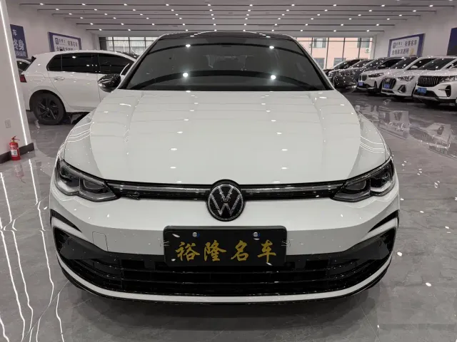 Volkswagen Golf — Фото автомобиля 2