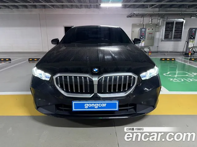 BMW 5 Series G60 — Фото автомобиля 3