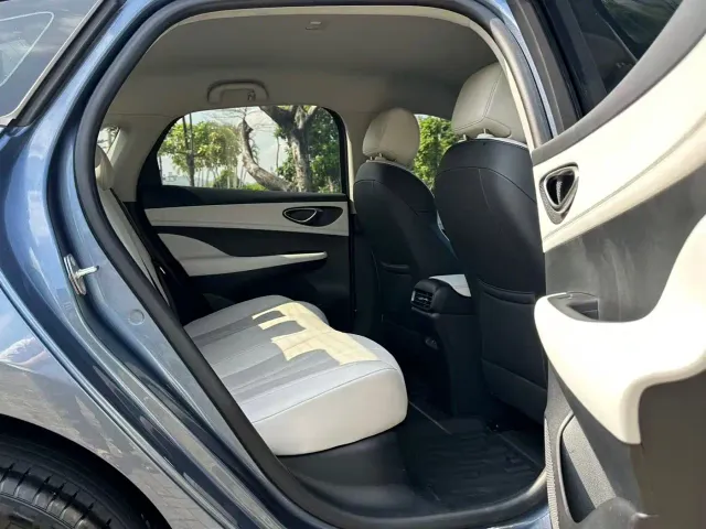 BYD Seal 05 DM-i — Фото автомобиля 9