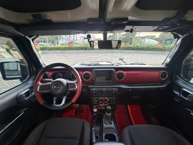 Jeep Wrangler — Фото автомобиля 8