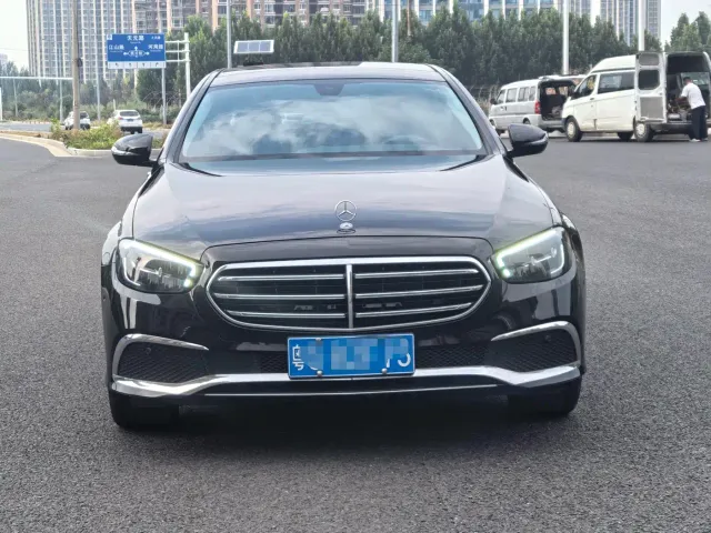Mercedes-Benz E-Class — Фото автомобиля 18