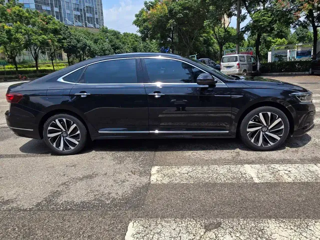 Volkswagen Passat — Фото автомобиля 6