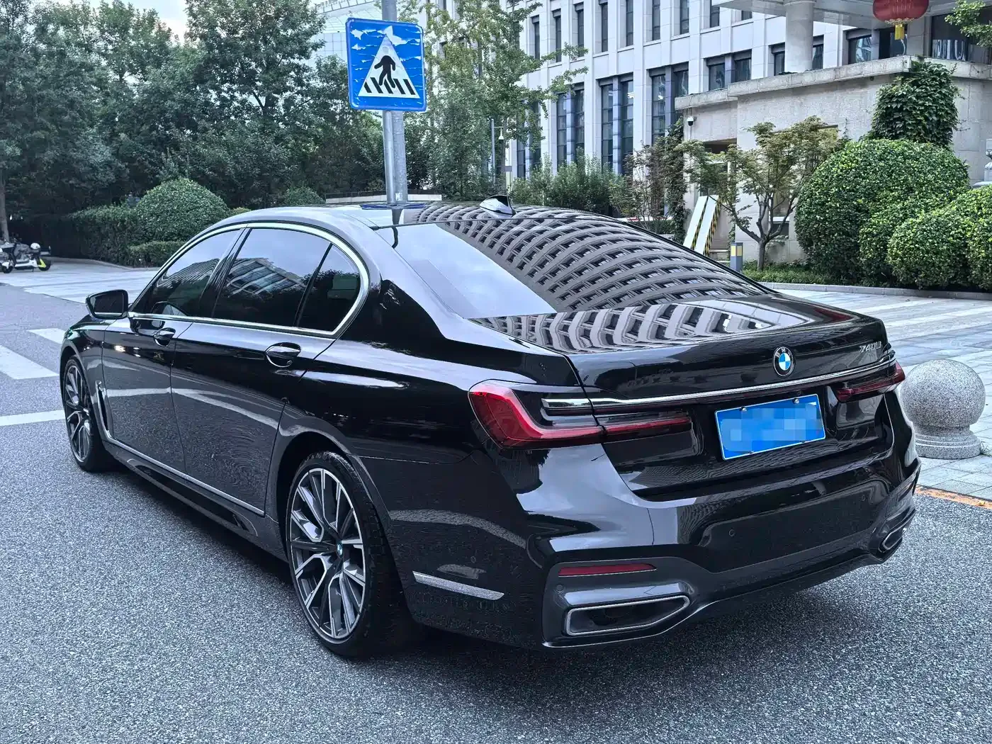 BMW BMW 7 Series 2021 Model 740Li Leading Luxury Package — Фото автомобиля 2