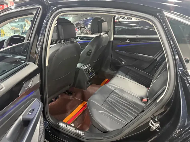 Volkswagen Passat — Фото автомобиля 5