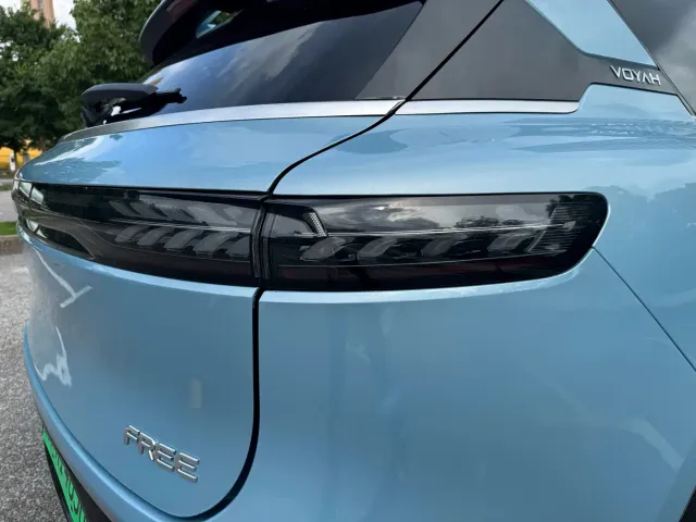 Voyah Auto VOYAH FREE 2021 2WD Standard Pure Electric Edition — Фото автомобиля 15
