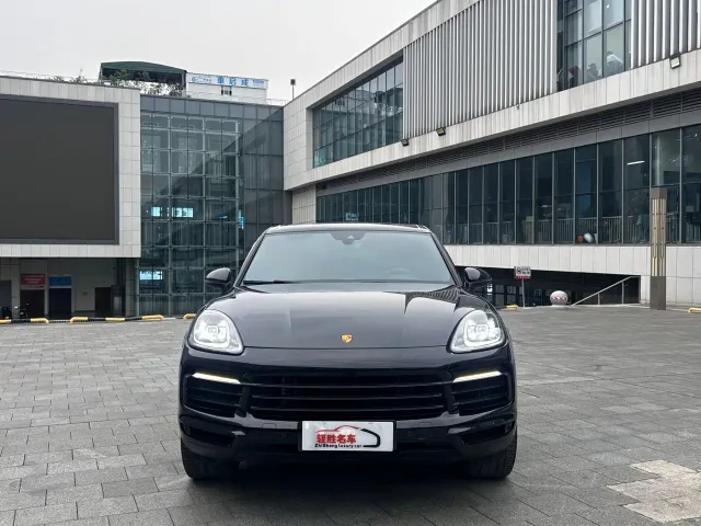 Porsche Cayenne — Фото автомобиля 2