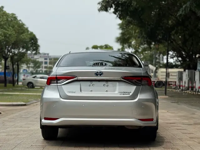 Toyota Corolla 2021 Hybrid 1.8L E-CVT Elite Edition — Фото автомобиля 7