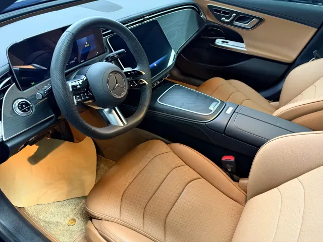 Mercedes-Benz E-Class — Фото автомобиля 5
