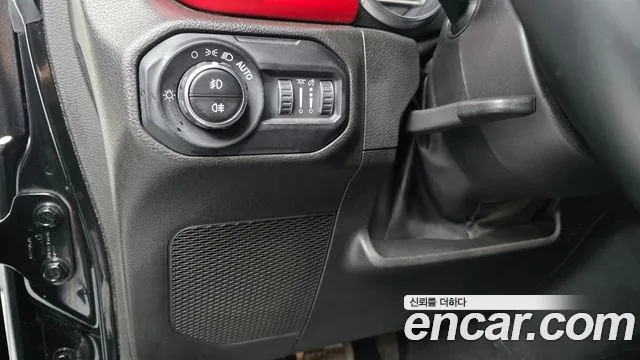 Jeep Wrangler JL — Фото автомобиля 18