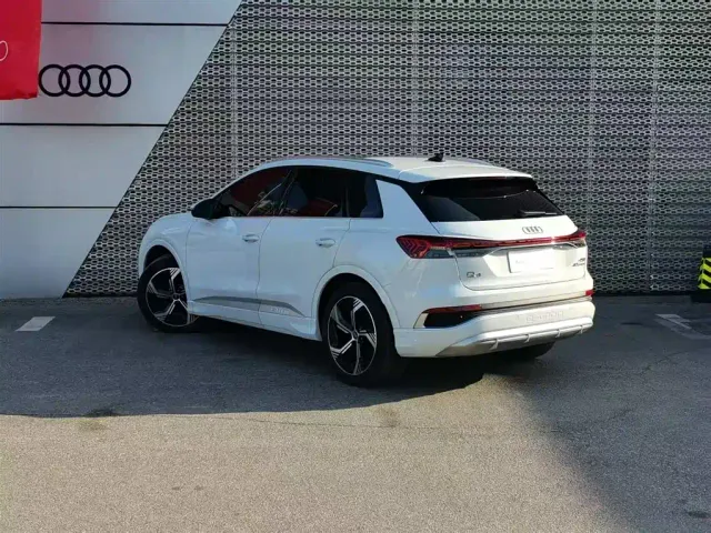 Audi Q4 e-tron — Фото автомобиля 5