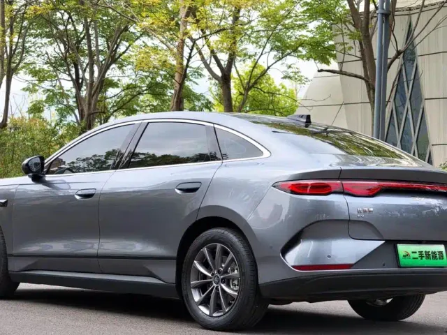BYD Qin L — Фото автомобиля 6