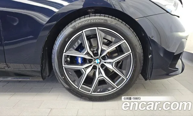 BMW 5 Series — Фото автомобиля 6