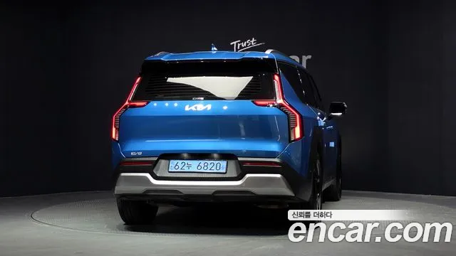 Kia EV9 — Фото автомобиля 4