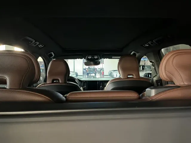 Volvo XC60 — Фото автомобиля 6
