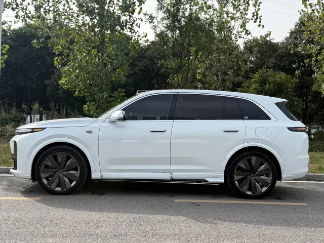 Li Auto L7 — Фото автомобиля 3