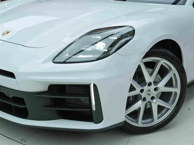 Porsche Panamera — Фото автомобиля 21
