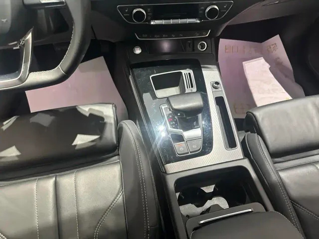 Audi Q5L — Фото автомобиля 10