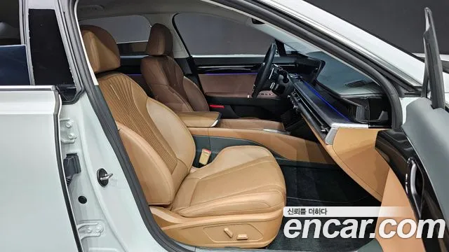 Hyundai Grandeur Grandeur (GN7) 2.5 Бензин 2WD — Фото автомобиля 11