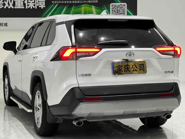 Toyota RAV4 — Фото автомобиля 5