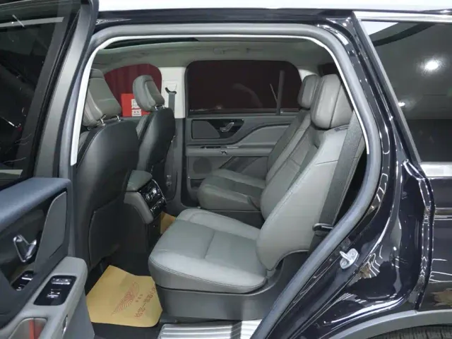 Lincoln Aviator — Фото автомобиля 21