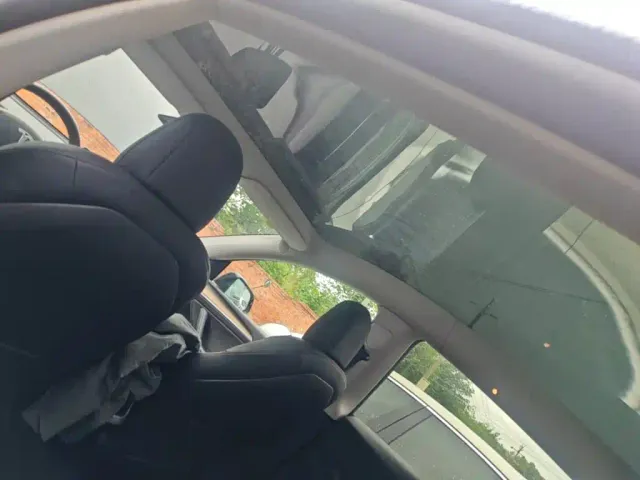 Tesla Model Y — Фото автомобиля 17