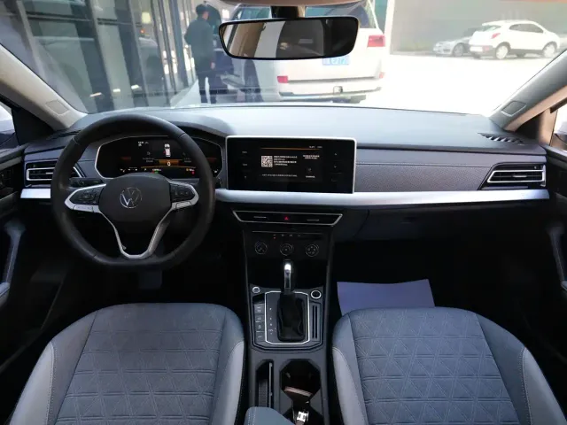 Volkswagen Lavida — Фото автомобиля 6