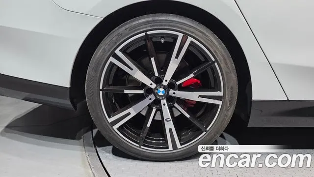 BMW 5 Series G60 — Фото автомобиля 5