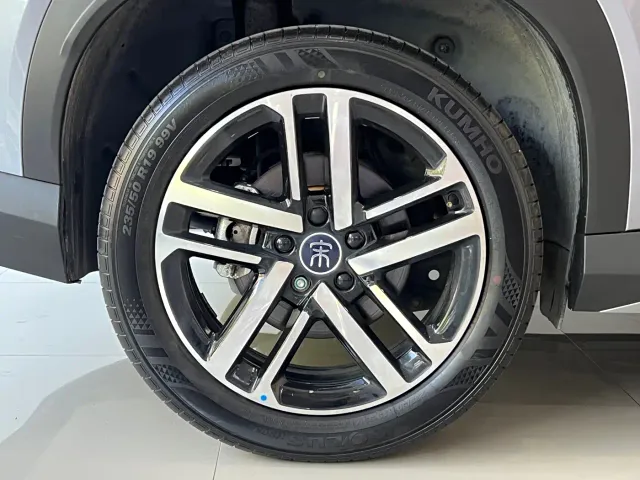 BYD Song L DM-i — Фото автомобиля 10
