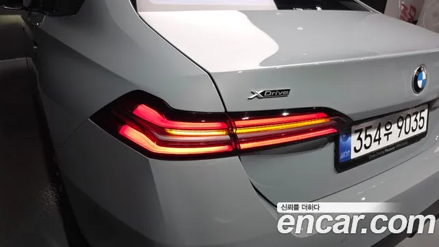 BMW 5 Series G60 — Фото автомобиля 8
