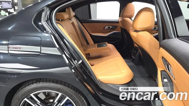 BMW 3 Series — Фото автомобиля 17