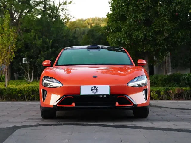 Xiaomi SU7 — Фото автомобиля 2