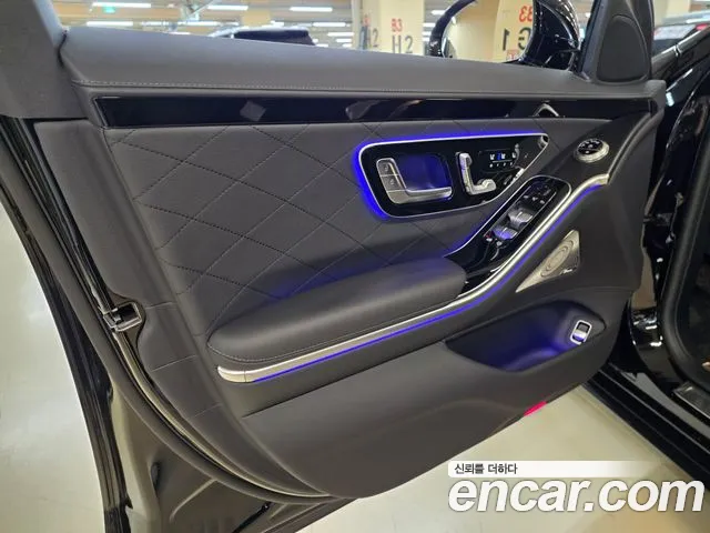 Mercedes-Benz S-Class — Фото автомобиля 17