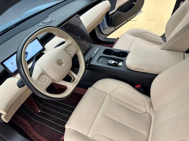 Nio ET5 — Фото автомобиля 6