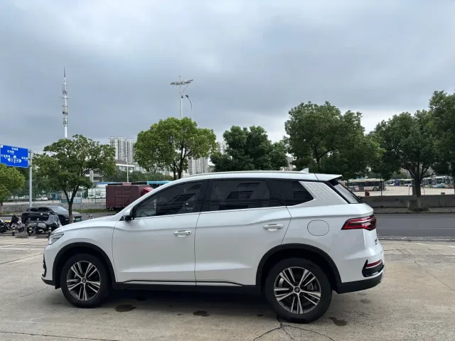 BYD Song Pro — Фото автомобиля 7