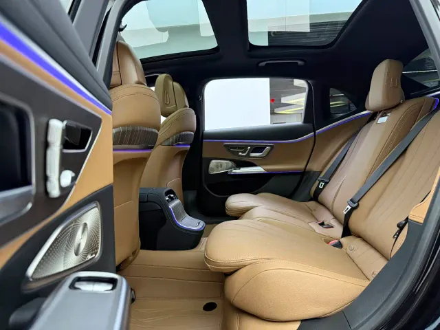Mercedes-Benz E-Class — Фото автомобиля 6