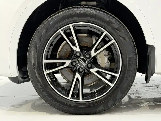Audi Q5L — Фото автомобиля 11