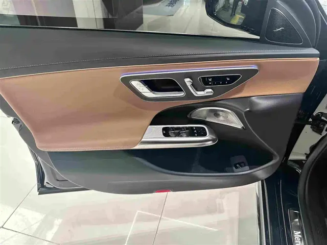 Mercedes-Benz E-Class — Фото автомобиля 6