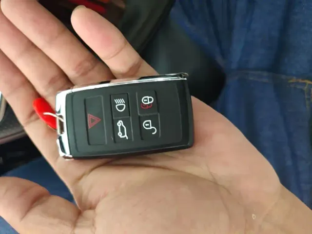 Land Rover Discovery Sport — Фото автомобиля 8