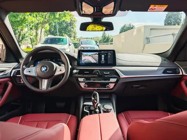 BMW 5 Series — Фото автомобиля 16